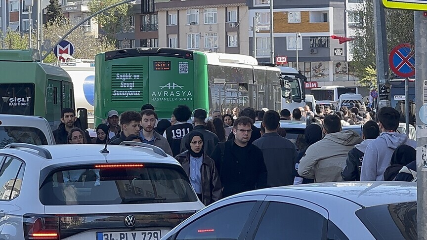 Üsküdar-Sultanbeyli Metro Hattı'nda kabloların patlaması nedeniyle seferler aksadı