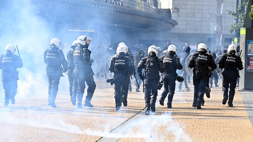 Belçika'da eğitim politikaları karşıtı protestolar yine olaylı geçti