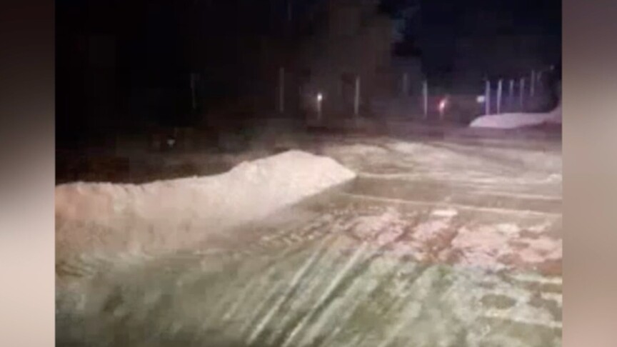 Bursa'da taşan dere nedeniyle yol ulaşıma kapandı