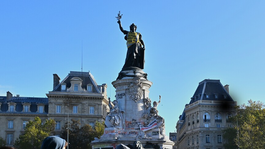 Paris to impose overnight curfew around Place de la Republique, Les Halles