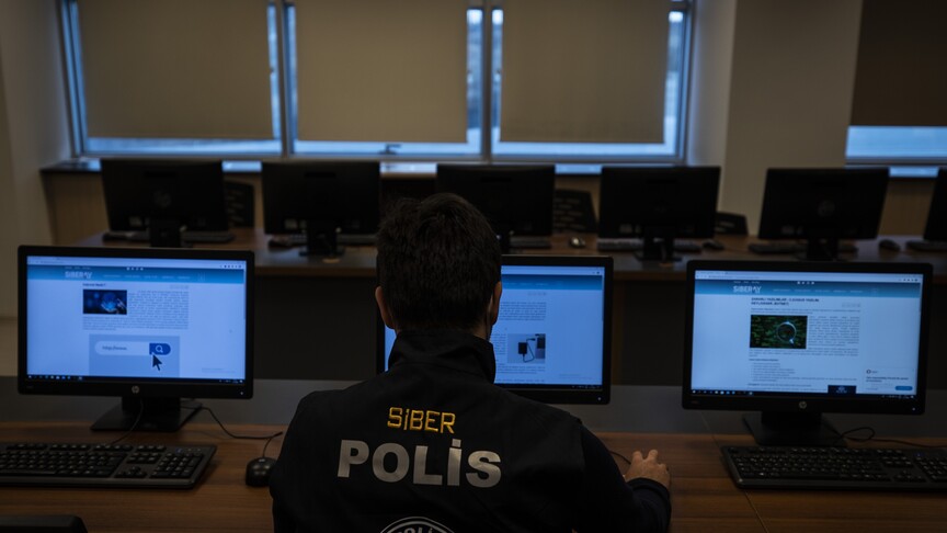 Siber suçlarla mücadele operasyonlarında 303 şüpheli tutuklandı