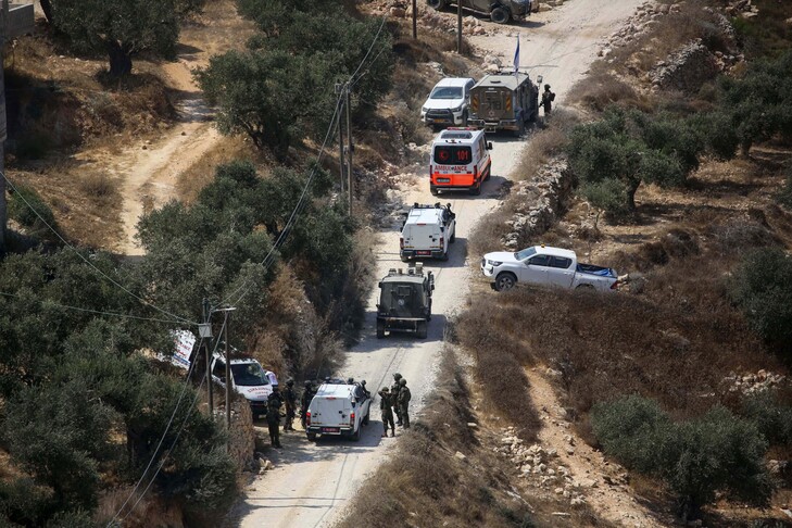 Israeli occupiers injure 2 Palestinians, attack ambulance in West Bank