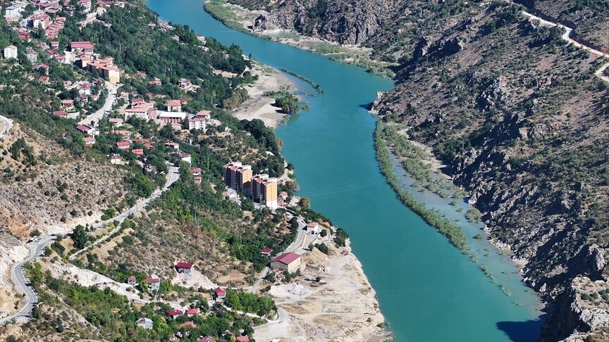 Tarihi, doğası ve lezzetleriyle Erzincan, yerli ve yabancı ziyaretçilerin ilgisini çekiyor
