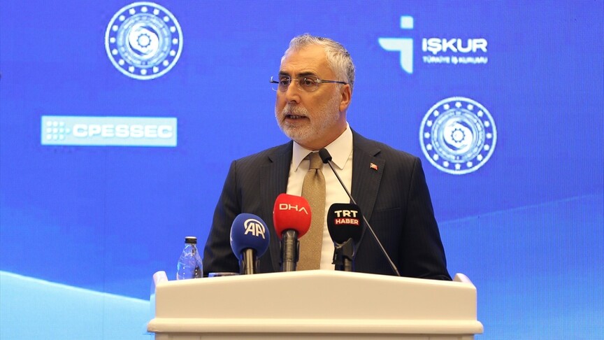 Bakan Işıkhan: İŞKUR'un hizmetlerini dijital dönüşüm, beceri geliştirme ve kapsayıcı istihdam ekseninde güçlendiriyoruz
