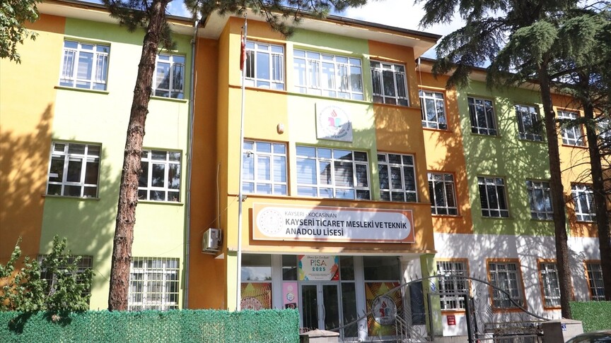 Cumhuriyet'in ilk yıllarında kurulan liseden Kayseri'nin ticaret hayatına nitelikli iş gücü desteği