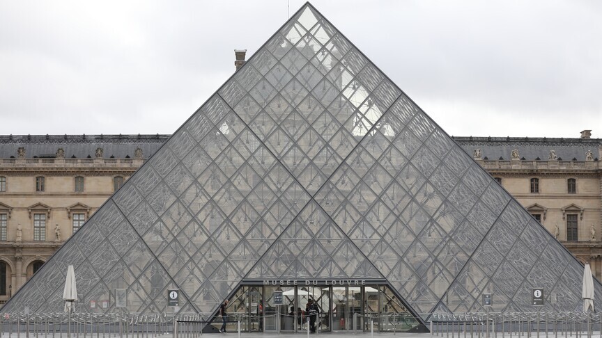 Fransa'da olası eylemlere karşı Paris'teki Louvre ve bazı müzeler 24 Ekim'de kapalı olacak