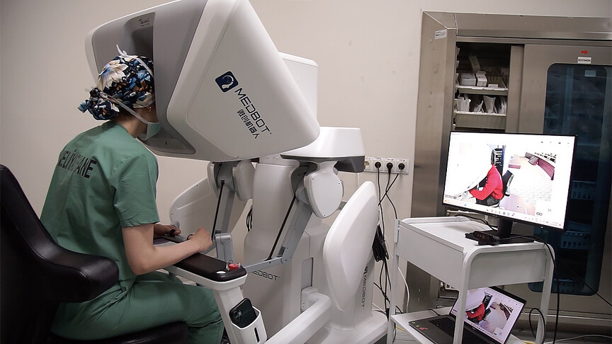 TÜSEB İDEA'dan 1400 kilometre uzaktaki hastaya robotik cerrahi
