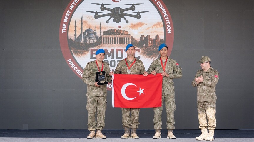 Türkiye, Kara Kuvvetleri Komutanlığının "Uluslararası En İyi Askeri Uçangöz Takımı Yarışması"nda şampiyon oldu