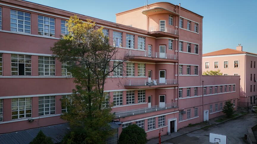Cumhuriyet'in Ankara'daki ilk kız enstitüsü, asırlık tecrübesiyle geleceğin kadınlarını yetiştiriyor