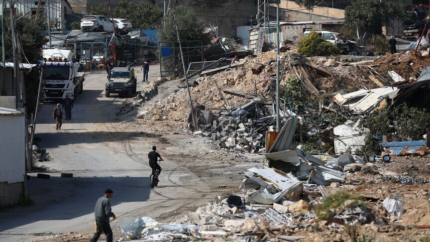 INTERVIEW – Over 2,200 Palestinians displaced in Hebron amid Israeli offensive: Mayor