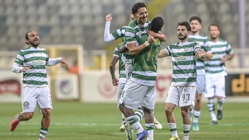 Bursaspor, Süper Lig hedefine "zirvede" ilerliyor
