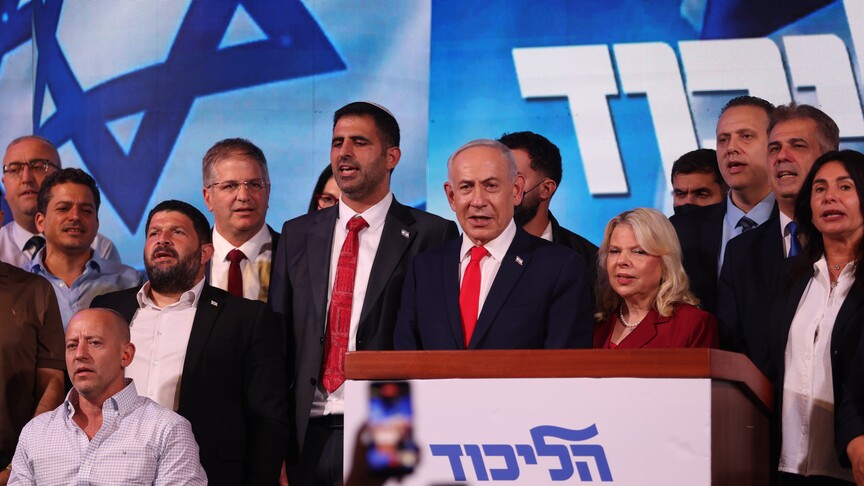 Netanyahu bloc leads Israeli election count with projected 57 seats, short of majority after nearly 42% of votes counted