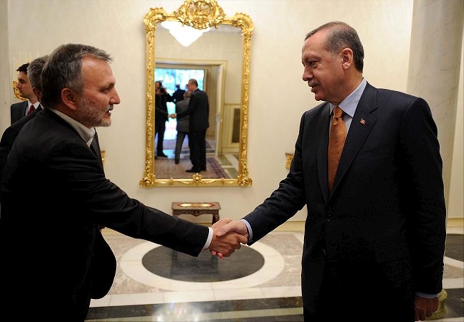 BASBAKAN ERDOGAN, MEDYA YONETICILERIYLE BIR ARAYA GELDI