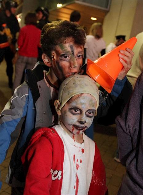 'ZOMBI''LER, WALL STREET PROTESTOCULARINA OZENDI