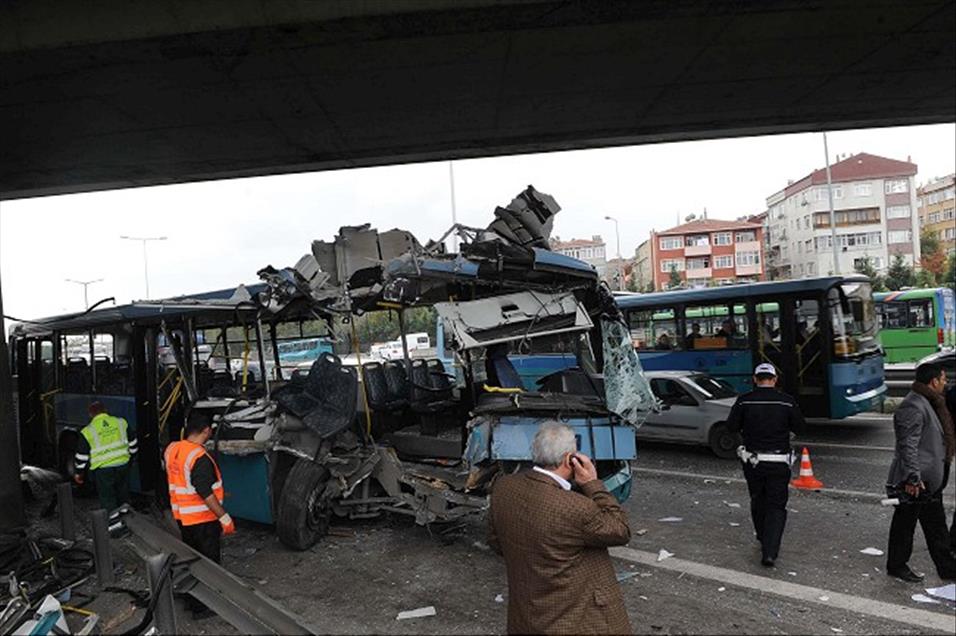 BAYRAMPASA'DA TRAFIK KAZASI: 9 YARALI