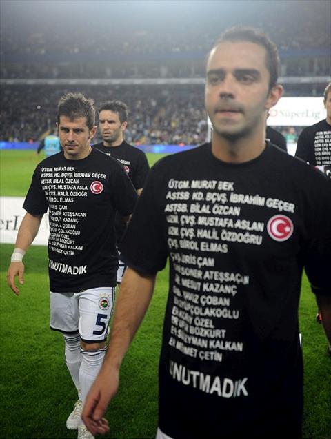 EMRE BELOZOGLU - SEMIH SENTURK