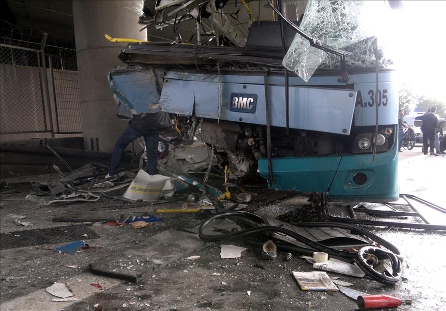 BAYRAMPASA'DA TRAFIK KAZASI: 9 YARALI