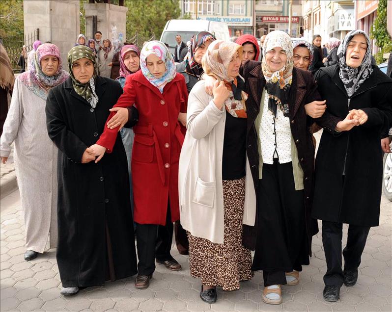 AZRA BEBEGIN BABASI SON YOLCULUGUNA UGURLANDI