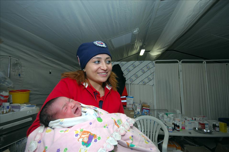 HAVVA BEBEK, HAYATA CADIRDA ''MERHABA'' DEDI