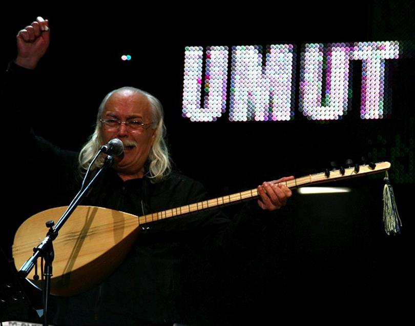VAN ICIN 12 SAATLIK KONSER MARATONU SONA ERDI