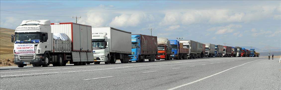 DEPREM BOLGESINDE HAYAT NORMALE DONUYOR