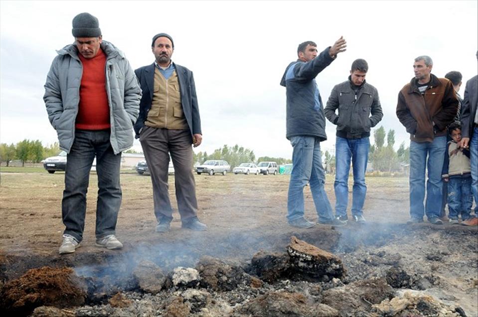 ERCIS'TE YANAN TOPRAK SASIRTIYOR