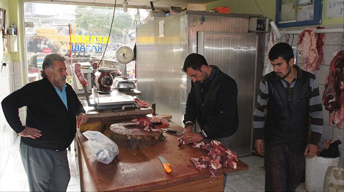 DEPREM BOLGESINDE HAYAT NORMALE DONUYOR