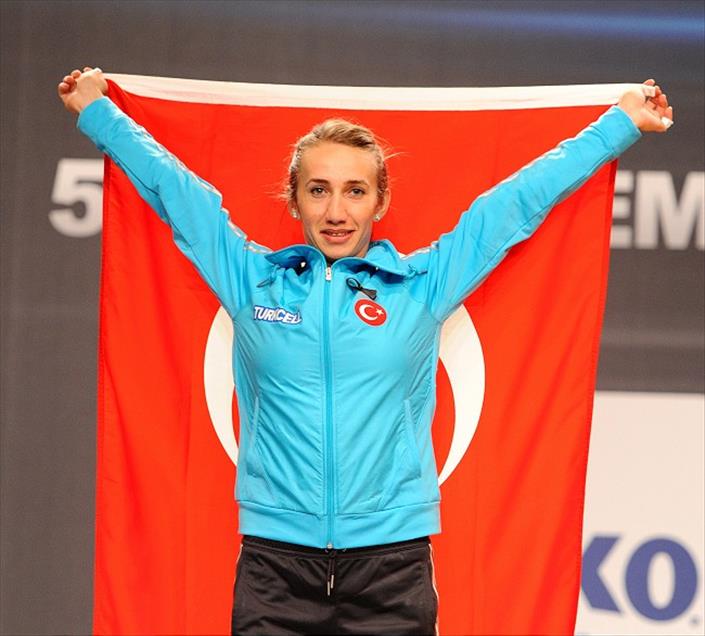 AYLIN DASDELEN DUNYA IKINCISI