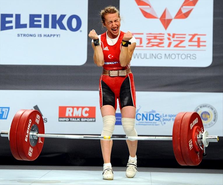 AYLIN DASDELEN DUNYA IKINCISI