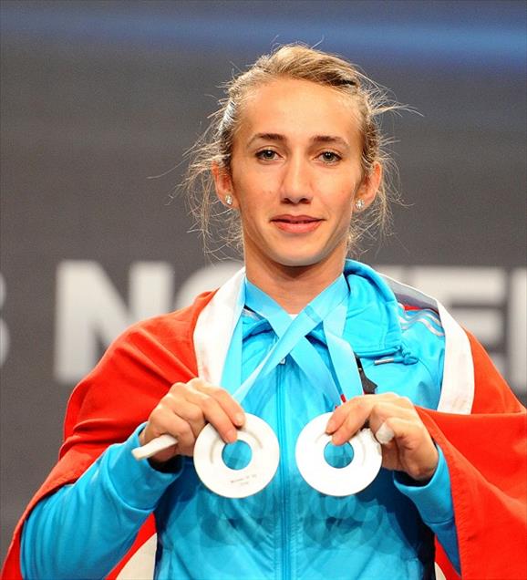 AYLIN DASDELEN DUNYA IKINCISI