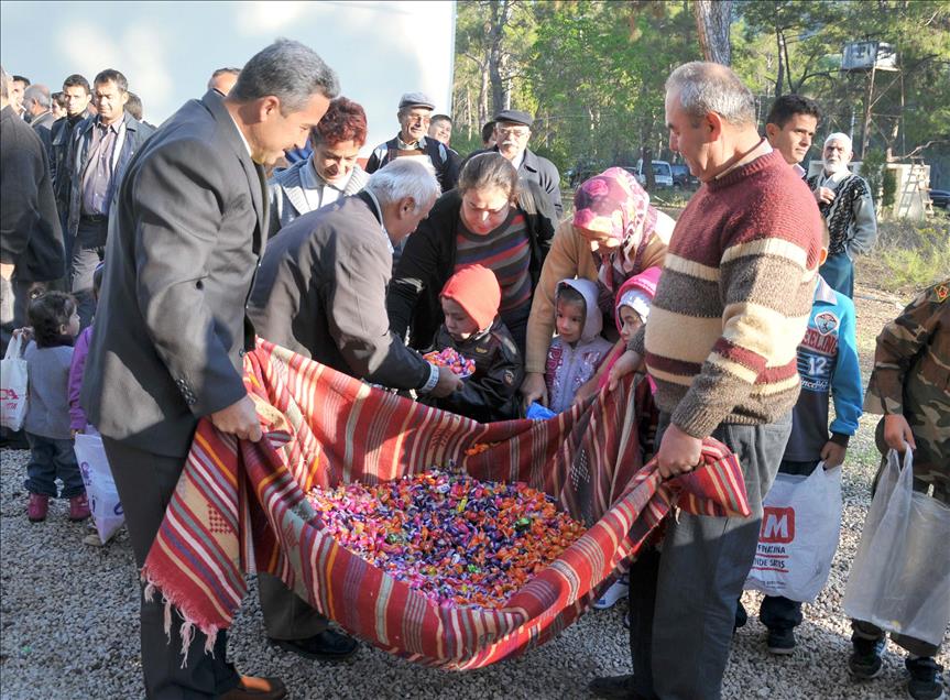 AMIN DUASI GELENEGINI BU BAYRAM DA YASATTILAR