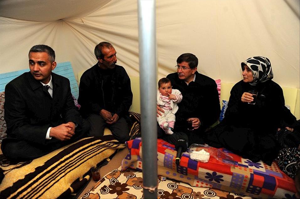 DISISLERI BAKANI DAVUTOGLU VE ESI SARE DAVUTOGLU, ERCIS'TE