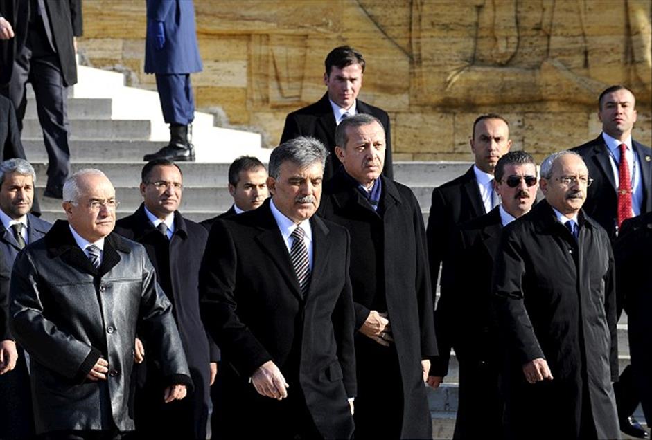 CUMHURBASKANI GUL BASKANLIGINDAKI DEVLET ERKANI ANITKABIR'DE
