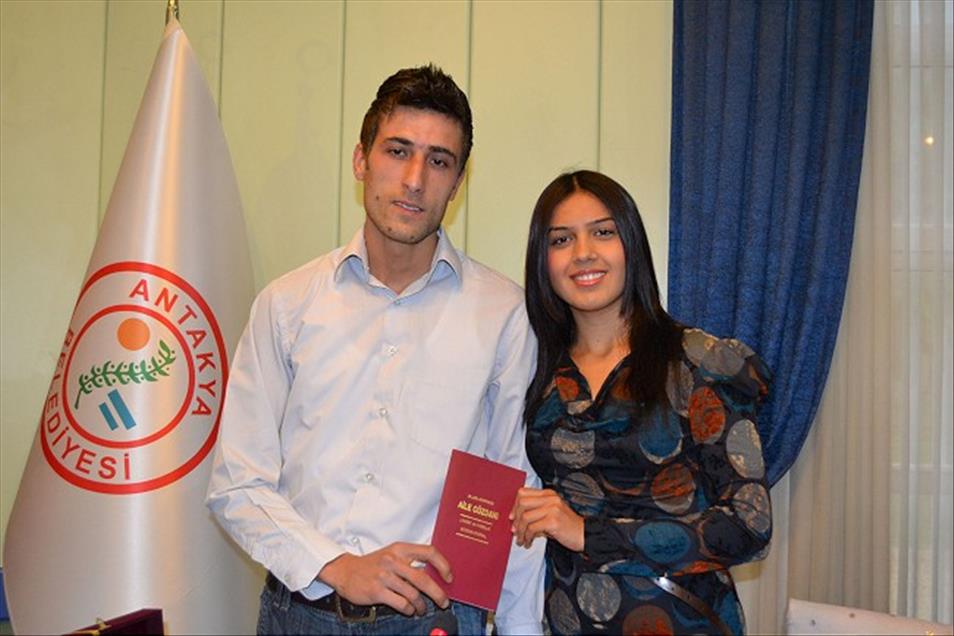 11.11.11'DE DUNYA EVINE GIRDILER