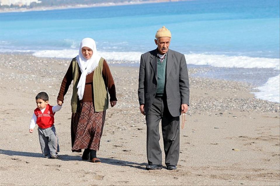 VAN'DAKI DEPREMZEDELER ANTALYA'DA 