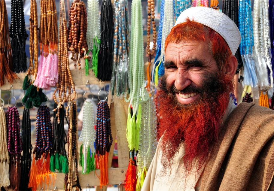 PAKISTAN'DA "DEV" DINI TOPLANTI