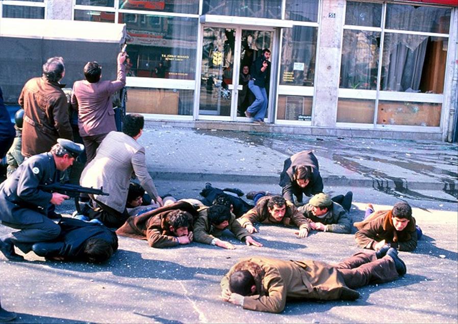 FOTO MUHABIRININ OBJEKTIFINDEN ''12 EYLUL 1980'' DONEMI