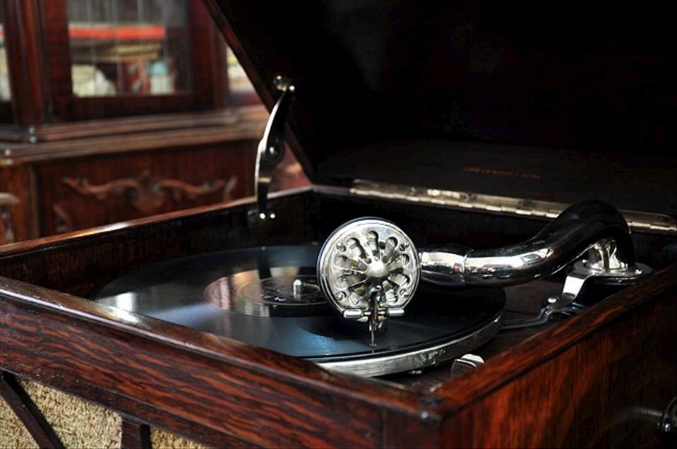 RADYO MERAKI, KOLEKSIYON SAHIBI YAPTI 1