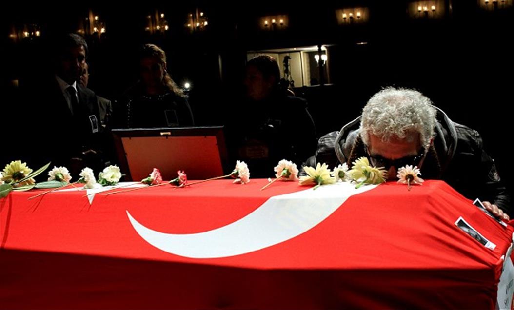 OYUNCU SONMEZ ATASOY