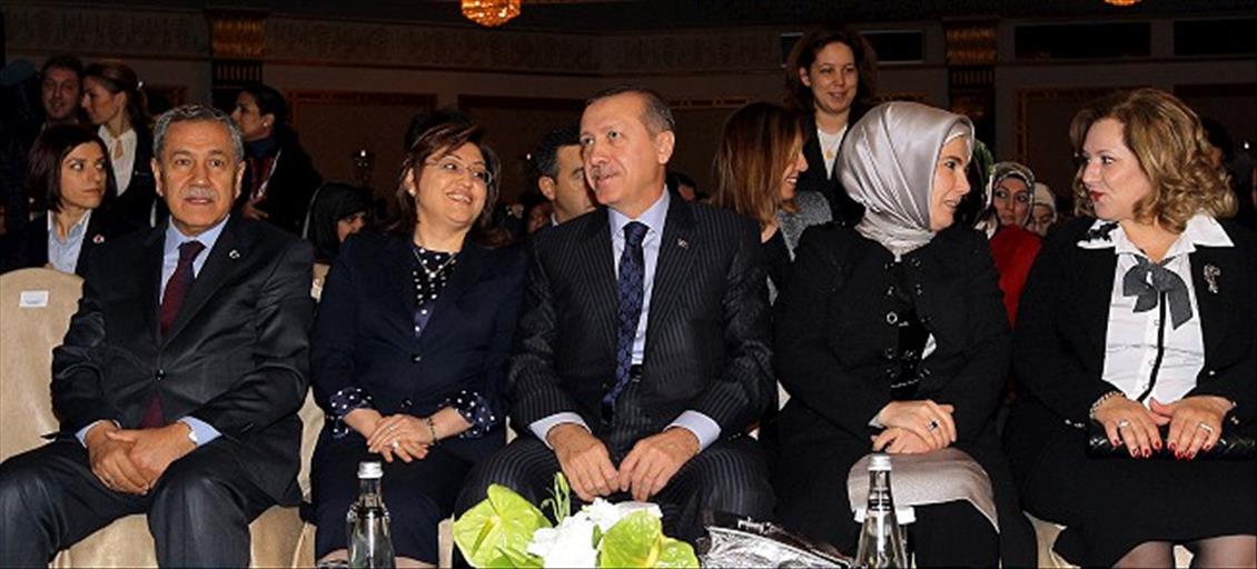 MUSLUMAN TOPLUMLARDA DEGISIM VE KADININ ROLU KONFERANSI