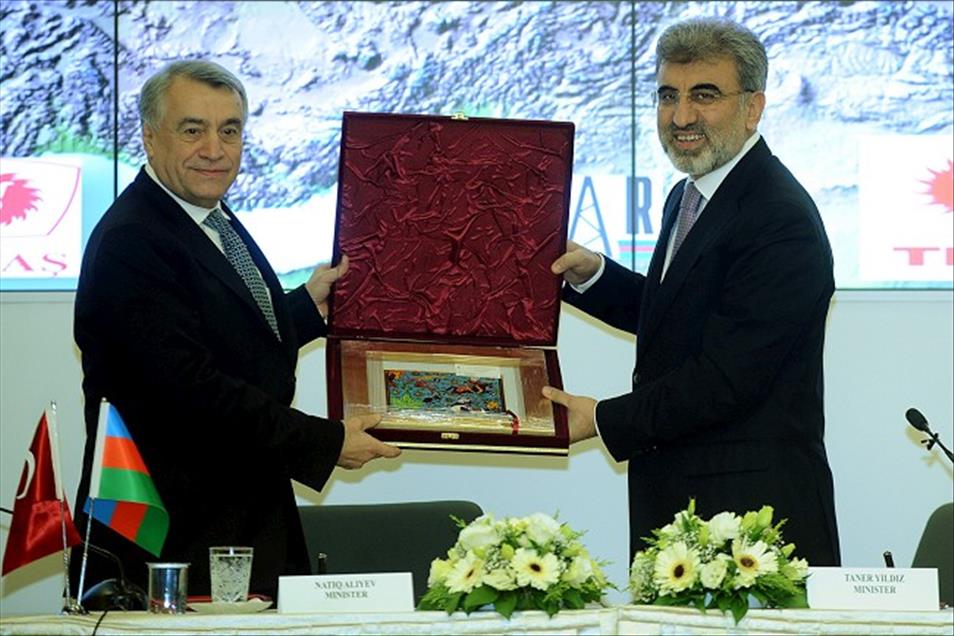 TRANS ANADOLU DOGALGAZ BORU HATTI ICIN IMZALAR ATILDI