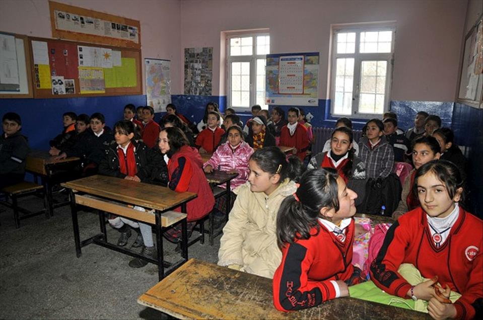 VAN VE ERCIS'TE 70 GUN SONRA DERS ZILI CALDI