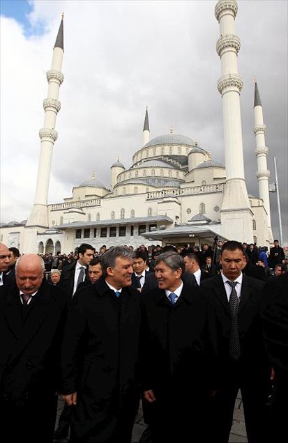 GUL VE ATAMBAYEV, KOCATEPE CAMISI'NDE CUMA NAMAZI KILDI