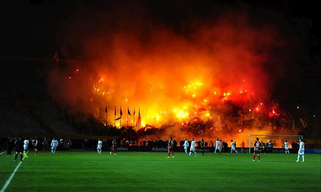 GOZTEPELI TARAFTARLAR TRIBUNDE MESALE YAKTI