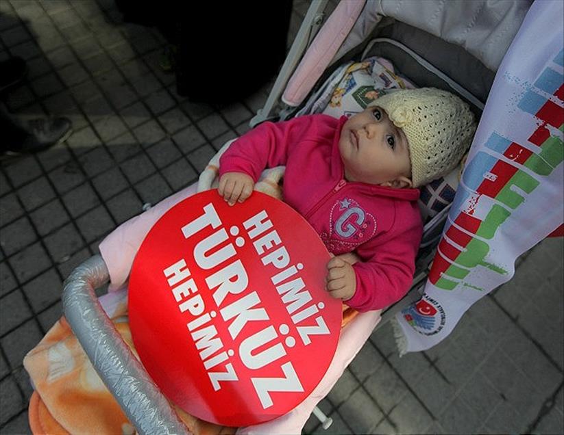 ISTANBUL'DAKI HOCALI KATLIAMI MITINGI