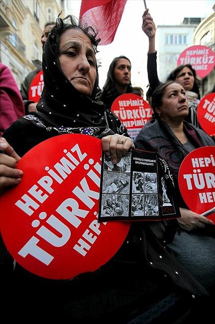 ISTANBUL'DAKI HOCALI KATLIAMI MITINGI