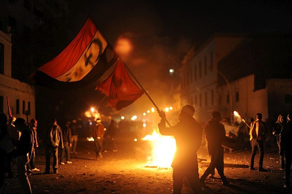 TAHRIR MEYDANI'NDAKI CATISMALAR
