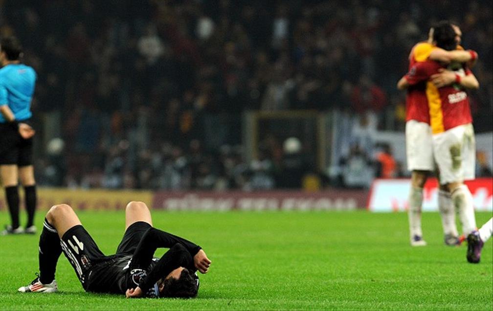BESIKTAS'LI FUTBOLCULARIN UZUNTUSU
