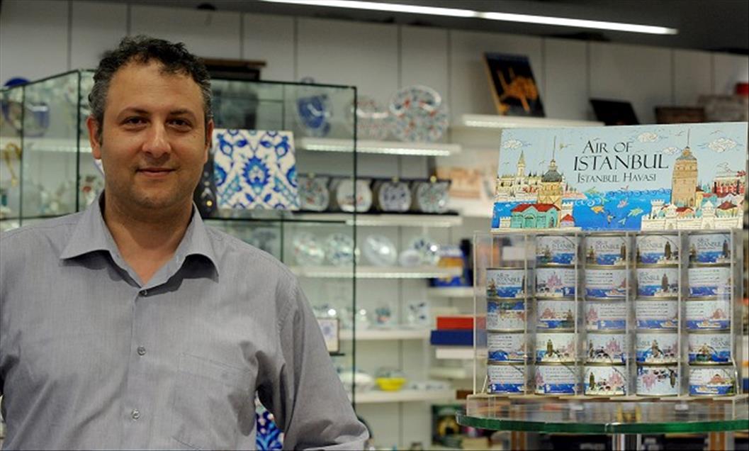 KUTUYA GIREN "ISTANBUL HAVASI" ALANI DA SATANI DA GULUMSETIYOR