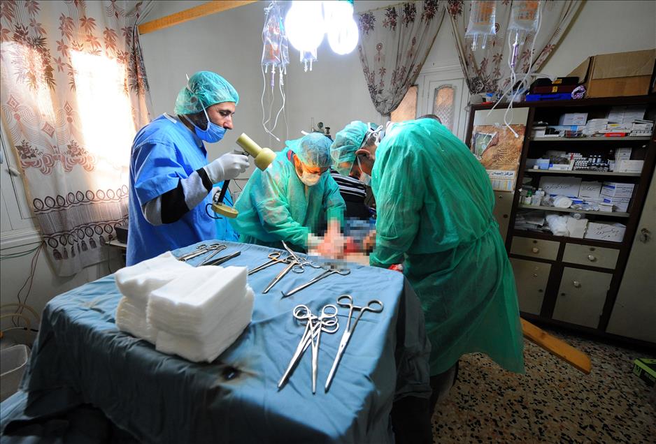 SURIYE'DE YARALILAR 'EV HASTANE'LERDE TEDAVI GORUYOR
